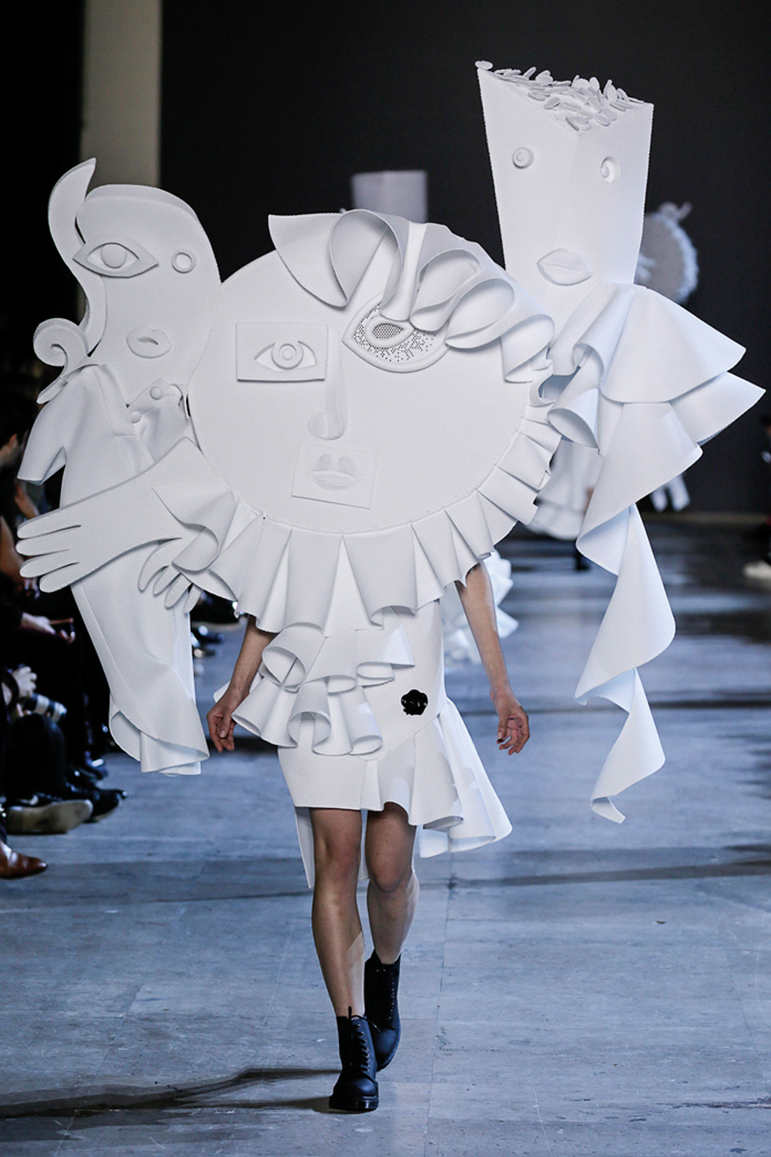 Viktor&Rolf Performance of Sculptures haute couture collection, spring–summer 2016 photo © Team Peter Stigter
