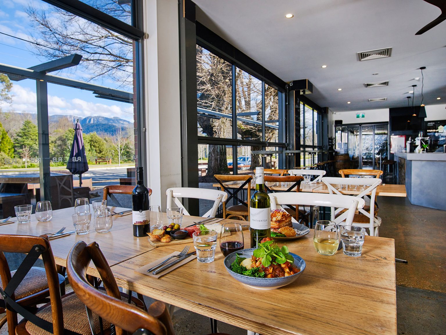 Porepunkah Pub: High Country Victoria's awe-inspiring community hub